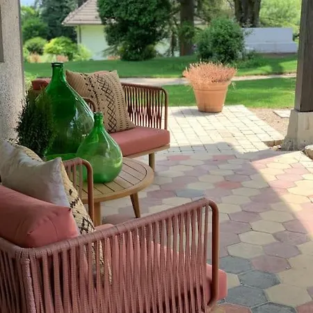 'le Petit Clos Suites'- Charming Getaway On Leman *