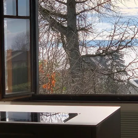 'le Petit Clos Suites'- Charming Getaway On Leman Apartment *