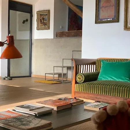 'le Petit Clos Suites'- Charming Getaway On Leman Apartment