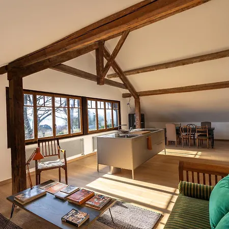 'le Petit Clos Suites'- Charming Getaway On Leman