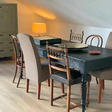'le Petit Clos Suites'- Charming Getaway On Leman Apartment *