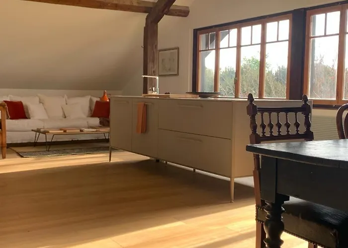 'le Petit Clos Suites'- Charming Getaway On Leman Apartament