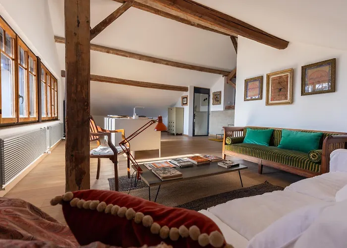 'le Petit Clos Suites'- Charming Getaway On Leman Apartament